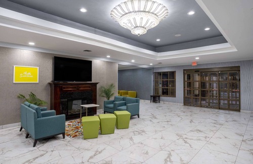 North Bergen Hotel | Days Hotel by Wyndham North Bergen/NYC Area