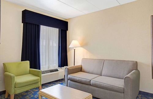 East Windsor Hotel | Days Inn by Wyndham East Windsor/Hightstown