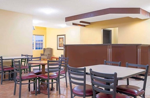 Faribault Hotel | Days Inn by Wyndham Faribault