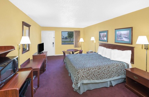North Little Rock Hotel | Days Inn by Wyndham N Little Rock East