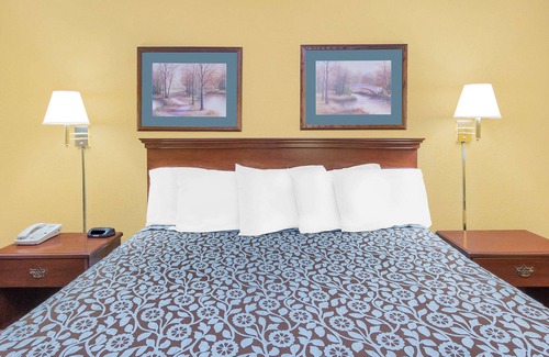 North Little Rock Hotel | Days Inn by Wyndham N Little Rock East