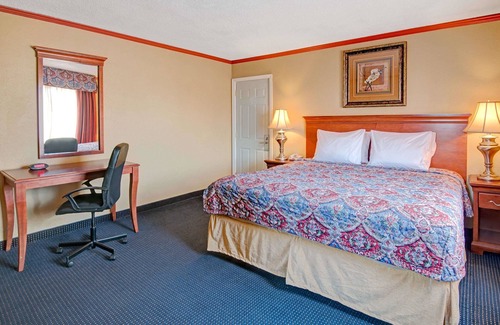 Huning Highland Historic District Hotel | Days Inn by Wyndham Albuquerque Downtown