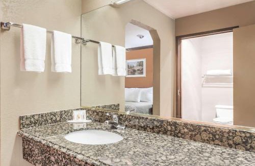Bishop Hotel | Days Inn by Wyndham Bishop