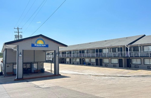 Branson Theater District Hotel | DAYS INN BY WYNDHAM BRANSON NEAR THEATRE DISTRICT-57641