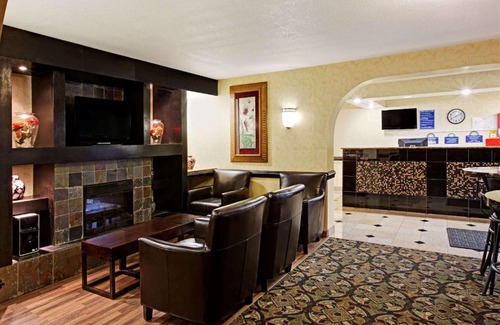 Charlotte Hotel | Days Inn by Wyndham Charlotte/Woodlawn Near Carowinds