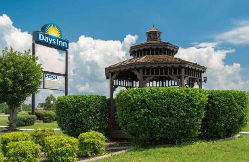 Clarksville Hotel | Days Inn by Wyndham Clarksville TN