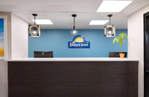 Clarksville Hotel | Days Inn by Wyndham Clarksville North EXIT 4