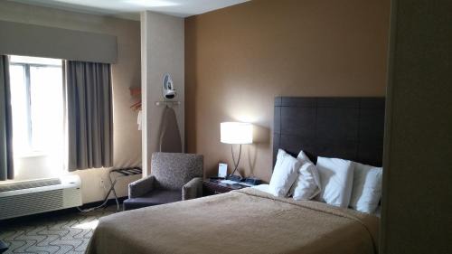 Grand Forks Hotel | Days Inn by Wyndham Columbia Mall