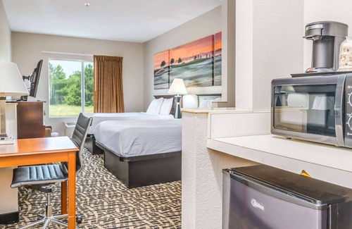 Gunter Afs Hotel | Days Inn by Wyndham Coliseum Montgomery AL