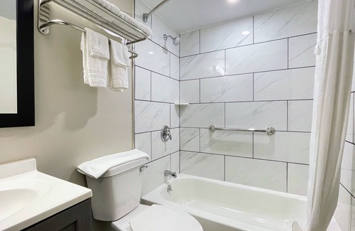 Columbus Hotel | Days Inn by Wyndham Columbus IN