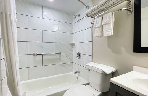 Columbus Hotel | Days Inn by Wyndham Columbus IN