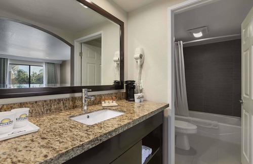 Downey Hotel | Days Inn by Wyndham Downey