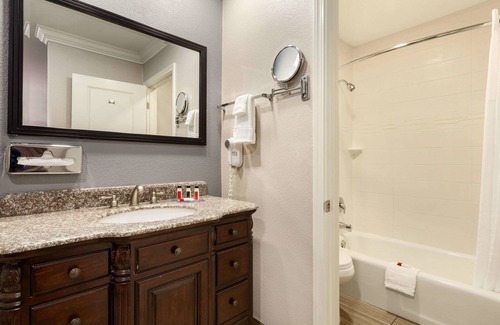 Downtown Hotel | Days Inn by Wyndham Eureka CA