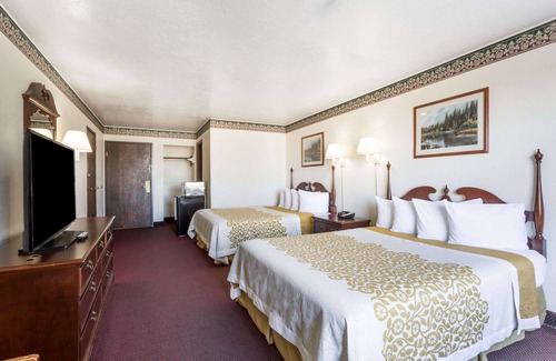 Evanston Hotel | Days Inn by Wyndham Evanston WY