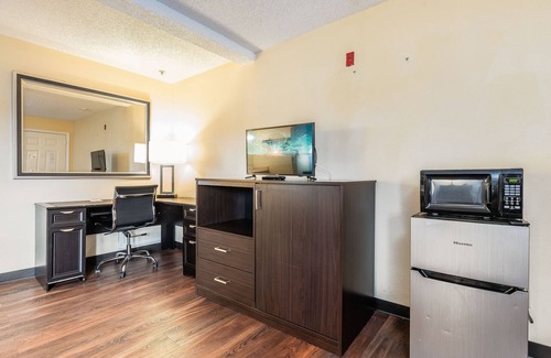 Federal Way Hotel | Days Inn by Wyndham Federal Way