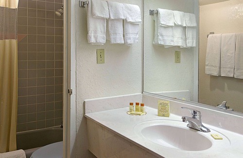 Gainesville Hotel | Days Inn by Wyndham Gainesville University