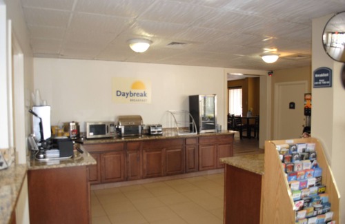 Northside Hotel | Days Inn by Wyndham Jacksonville Airport