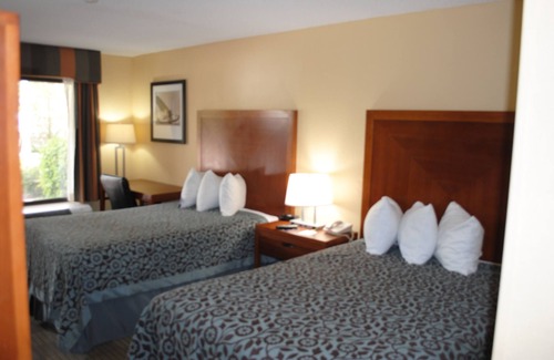 Northside Hotel | Days Inn by Wyndham Jacksonville Airport