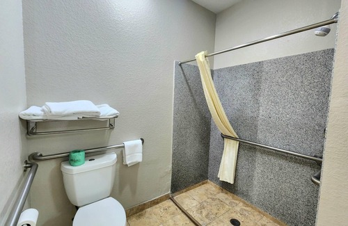 Kenedy Hotel | Days Inn by Wyndham Kenedy/Karnes City