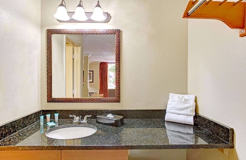 Historic Downtown Kissimmee Hotel | Days Inn by Wyndham Kissimmee West