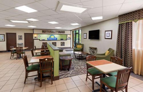 Knoxville Hotel | Days Inn by Wyndham Knoxville East