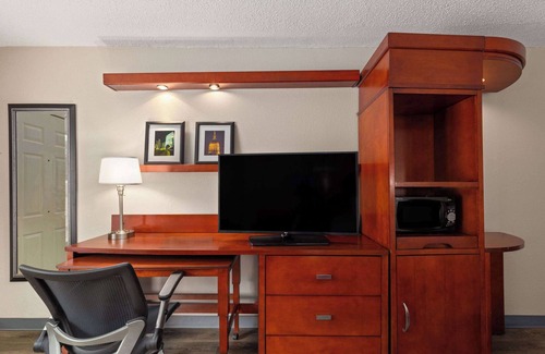 Knoxville Hotel | Days Inn by Wyndham Knoxville East