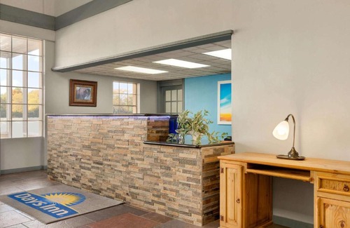 Lawton Hotel | Days Inn by Wyndham Lawton