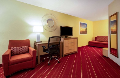 Marquette Hotel | Days Inn by Wyndham Marquette