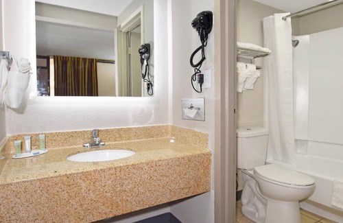 Midland Hotel | Days Inn by Wyndham Midland