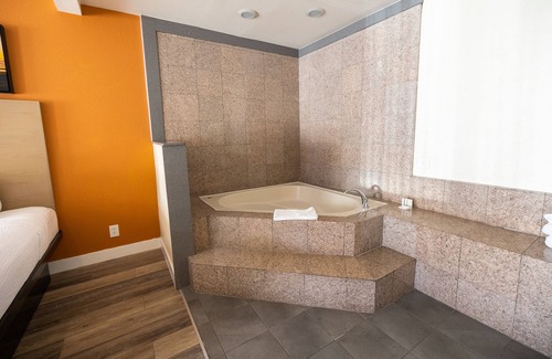 Munras Avenue Hotel | Days Inn by Wyndham Monterey Downtown