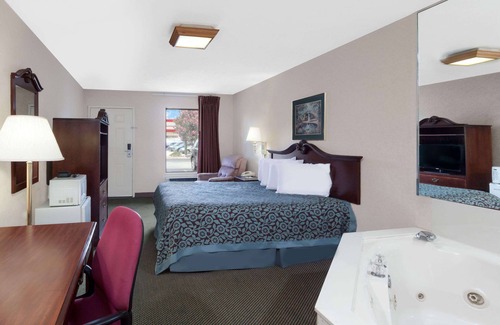 Morristown Hotel | Days Inn by Wyndham Morristown