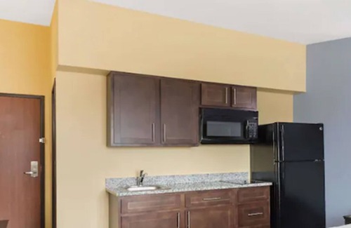 Desire Area Hotel | Days Inn by Wyndham New Orleans Pontchartrain
