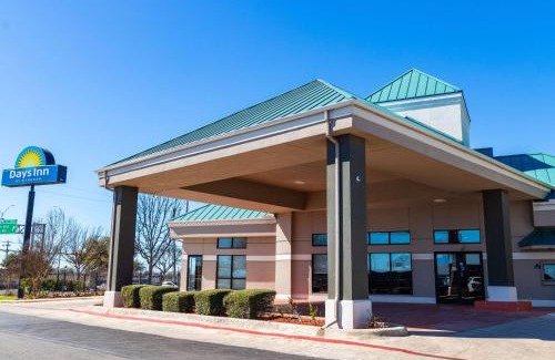 North San Antonio - SAT Hotel | Days Inn by Wyndham N.W. Medical Center