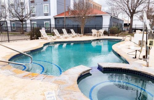 North San Antonio - SAT Hotel | Days Inn by Wyndham N.W. Medical Center