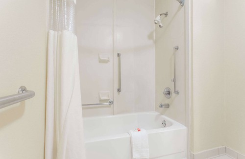Norfolk - Virginia Beach Hotel | Days Inn by Wyndham Norfolk Airport