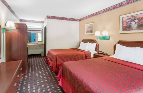 Blythewood Hotel | Days Inn by Wyndham North Columbia Ft. Jackson