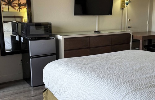 Ontario Hotel | Days Inn by Wyndham Ontario Airport