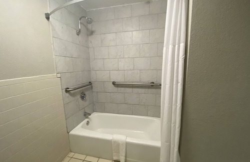 Ozark Hotel | Days Inn by Wyndham Ozark