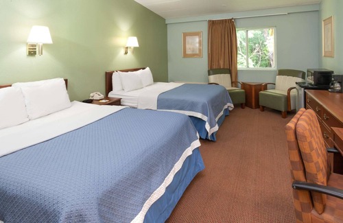 Portage Hotel | Days Inn by Wyndham Portage/Indiana Dunes National Park