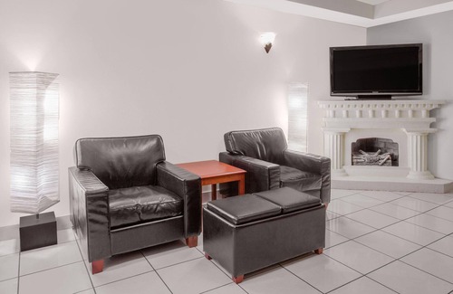 Portage Hotel | Days Inn by Wyndham Portage/Cascade Mountain area
