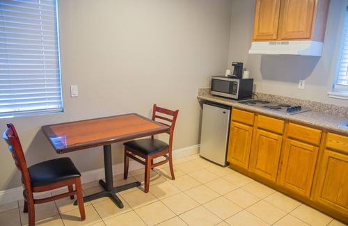 South Fair Oaks Hotel | Days Inn by Wyndham Redwood City