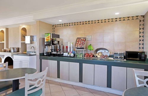 Reno Hotel | Days Inn by Wyndham Reno