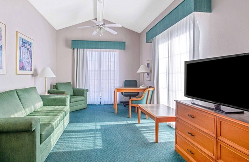 Reno Hotel | Days Inn by Wyndham Reno