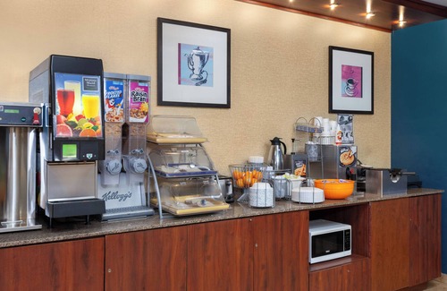 Cherry Valley Hotel | Days Inn by Wyndham Rockford I-90 Casino District