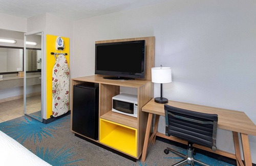 Savannah Hotel | Days Inn by Wyndham Savannah