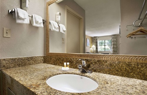 Southaven Hotel | Days Inn by Wyndham Southaven MS