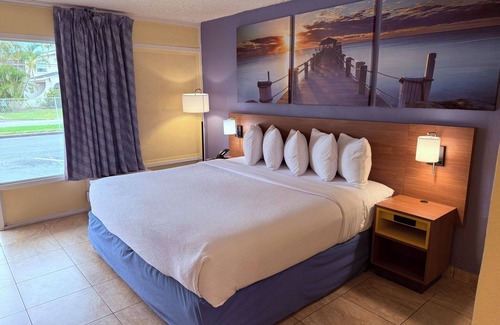 St. Petersburg - Clearwater Hotel | Days Inn by Wyndham St. Petersburg/Tampa Bay Area