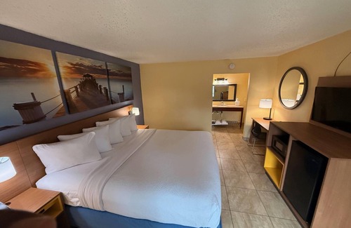 St. Petersburg - Clearwater Hotel | Days Inn by Wyndham St. Petersburg/Tampa Bay Area