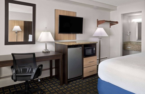 Tonawanda Hotel | Days Inn by Wyndham Tonawanda/Buffalo