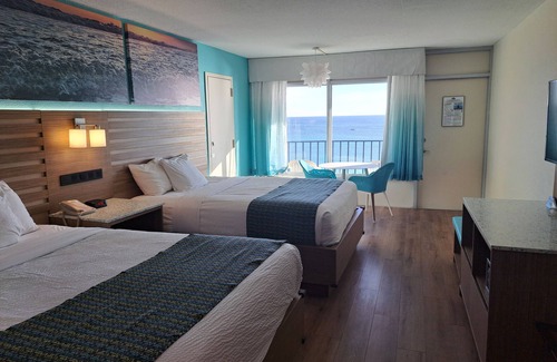 Panama City Beach Hotel | Days Inn by Wyndham Panama City Beach/Beachfront Resort